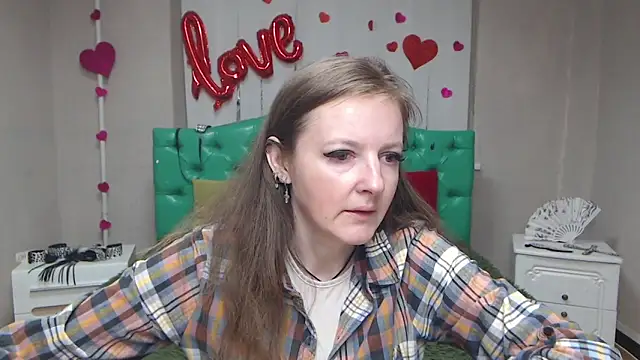 Snapshot of MeganPirs chatting on May 8, 2026, 5:17 pm MeganPirs online show from May 8, 2026, 5:17 pm