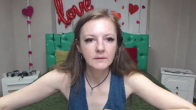 Snapshot of MeganPirs chatting on May 10, 2026, 5:11 am MeganPirs online show from May 10, 2026, 5:11 am