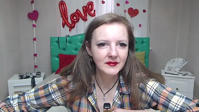 Snapshot of MeganPirs chatting on April 19, 2026, 5:08 am MeganPirs online show from April 19, 2026, 5:08 am
