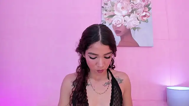 Snapshot of evelyn__rose1 chatting on March 25, 2026, 5:45 pm evelyn rose1 online show from March 25, 2026, 5:45 pm