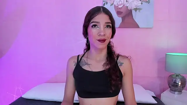 Snapshot of evelyn__rose1 chatting on March 19, 2026, 6:30 pm evelyn rose1 online show from March 19, 2026, 6:30 pm