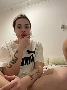 Snapshot of TiffanyCouture chatting on March 3, 2026, 7:32 pm TiffanyCouture online show from March 3, 2026, 7:32 pm