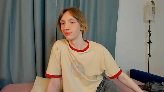 SilverFeral online show from March 22, 2026, 12:58 am