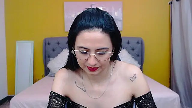 Snapshot of alexaneuer chatting on July 21, 2026, 1:23 pm alexaneuer online show from July 21, 2026, 1:23 pm