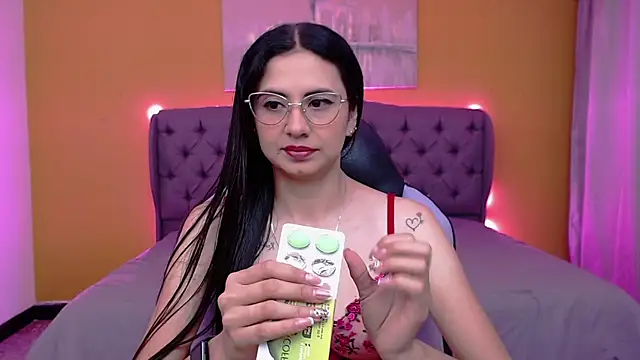 Snapshot of alexaneuer chatting on June 1, 2026, 1:11 pm alexaneuer online show from June 1, 2026, 1:11 pm