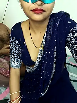 Snapshot of Sweet_Cpl_ chatting on April 14, 2026, 1:10 am Sweet Cpl online show from April 14, 2026, 1:10 am