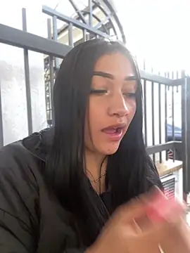 Snapshot of GeorgiaPink_ chatting on April 1, 2026, 10:28 pm GeorgiaPink online show from April 1, 2026, 10:28 pm