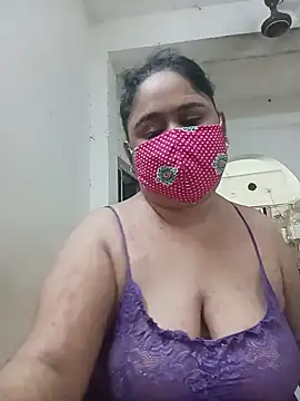 Snapshot of diyadey chatting on June 4, 2026, 7:40 pm diyadey online show from June 4, 2026, 7:40 pm