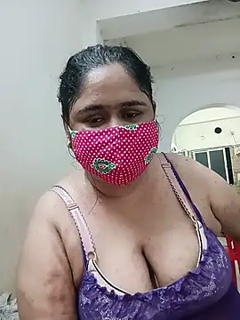 Snapshot of diyadey chatting on June 3, 2026, 7:07 pm diyadey online show from June 3, 2026, 7:07 pm