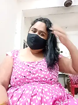 Snapshot of diyadey chatting on May 10, 2026, 8:33 pm diyadey online show from May 10, 2026, 8:33 pm