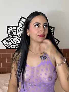 Snapshot of Emily_cute777 chatting on February 26, 2026, 5:18 am Emily cute777 online show from February 26, 2026, 5:18 am