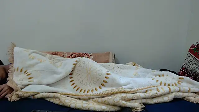 Snapshot of Freakycandy02 chatting on April 28, 2026, 2:27 am Freakycandy02 online show from April 28, 2026, 2:27 am