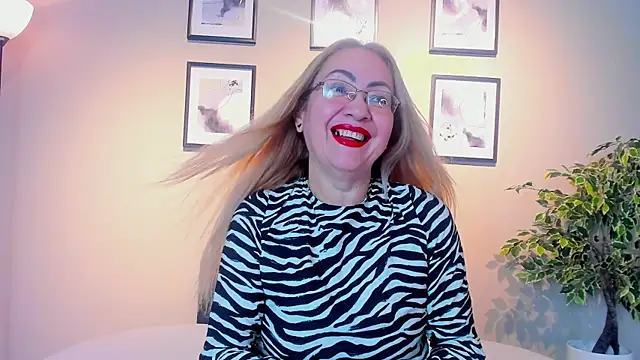 Snapshot of Victoria_Firee chatting on May 16, 2026, 7:46 pm Victoria Firee online show from May 16, 2026, 7:46 pm