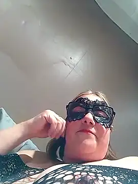 lapetiteforaine online show from March 7, 2026, 9:20 pm