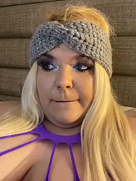 Smileygirly online show from March 9, 2026, 11:19 pm