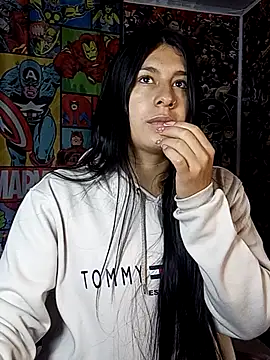 Snapshot of charlottte_wh chatting on April 8, 2026, 9:44 am charlottte wh online show from April 8, 2026, 9:44 am