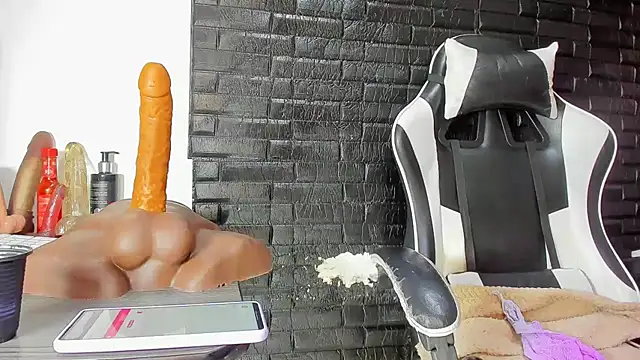 Snapshot of ScarlettSexRx chatting on April 15, 2026, 2:21 pm ScarlettSexRx online show from April 15, 2026, 2:21 pm