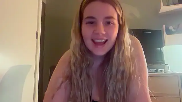 lovergirlyxo online show from February 26, 2026, 1:27 am