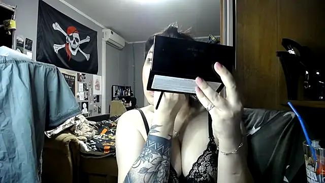 EvaBeautyXx online show from March 11, 2026, 9:42 pm