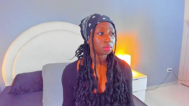 zoepinkett online show from February 28, 2026, 3:39 am