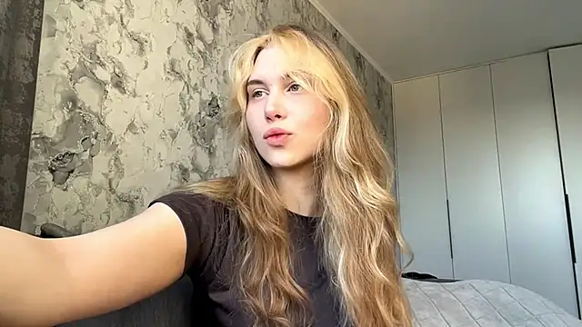 ShariLappas online show from March 10, 2026, 2:32 pm