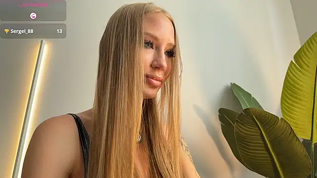 Snapshot of Betty-0_0 chatting on August 10, 2026, 3:24 am Betty-0 0 online show from August 10, 2026, 3:24 am