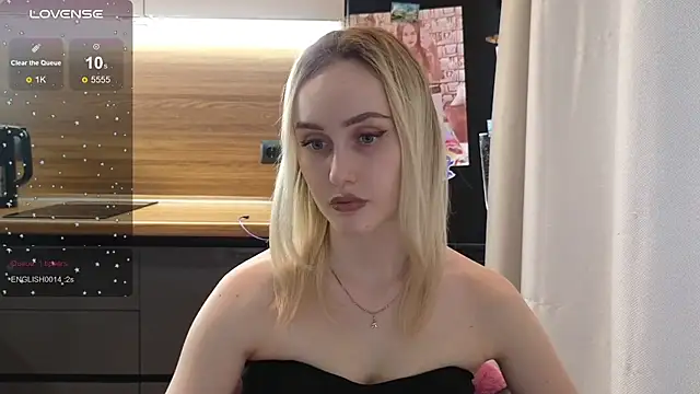 Snapshot of Bella_Villen chatting on July 28, 2026, 12:48 pm Bella Villen online show from July 28, 2026, 12:48 pm