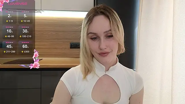 Snapshot of Bella_Villen chatting on May 4, 2026, 9:45 am Bella Villen online show from May 4, 2026, 9:45 am