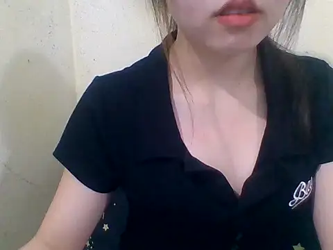 kiraa-007 online show from April 3, 2026, 1:50 pm