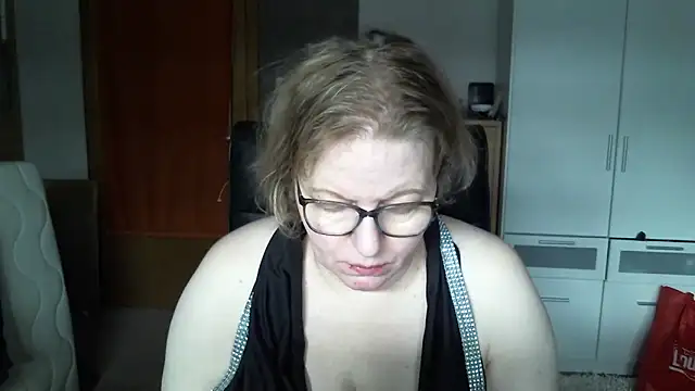 tina71707 online show from March 19, 2026, 2:06 pm