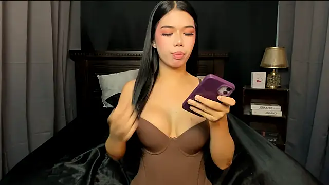 Snapshot of azumi_suzako chatting on May 13, 2026, 4:41 am azumi suzako online show from May 13, 2026, 4:41 am