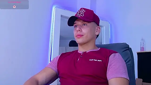 NIKLAS BRAUNN01 online show from March 17, 2026, 12:46 am