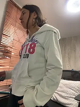LilyRossi  online show from July 18, 2026, 1:30 pm