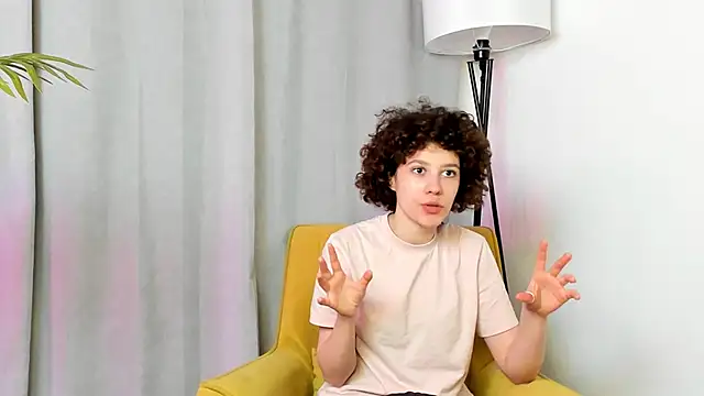 Snapshot of KortneyLalim chatting on February 27, 2026, 6:35 am KortneyLalim online show from February 27, 2026, 6:35 am