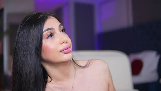 MissMeganMoon online show from May 11, 2026, 4:04 pm