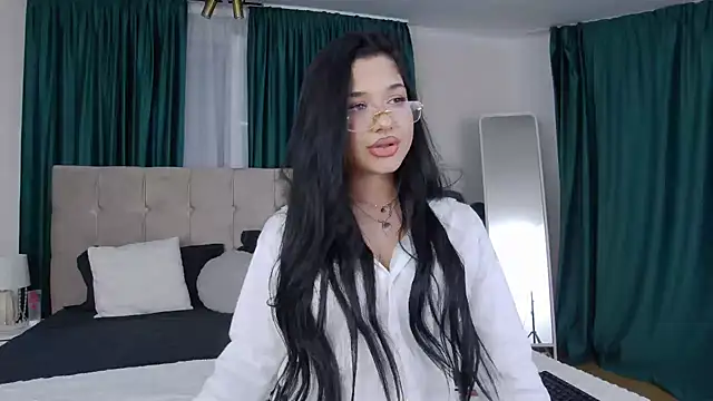 Snapshot of MissNaomiBelle chatting on June 12, 2026, 6:38 pm MissNaomiBelle online show from June 12, 2026, 6:38 pm