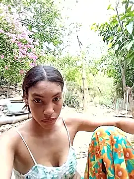 Snapshot of ginevere_20 chatting on April 8, 2026, 8:21 pm ginevere 20 online show from April 8, 2026, 8:21 pm