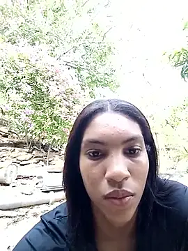 Snapshot of ginevere_20 chatting on April 4, 2026, 9:43 pm ginevere 20 online show from April 4, 2026, 9:43 pm