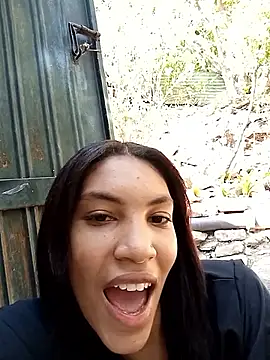 Snapshot of ginevere_20 chatting on April 3, 2026, 8:15 pm ginevere 20 online show from April 3, 2026, 8:15 pm