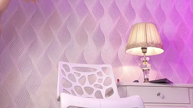 Snapshot of mia_venon chatting on April 19, 2026, 6:10 pm mia venon online show from April 19, 2026, 6:10 pm