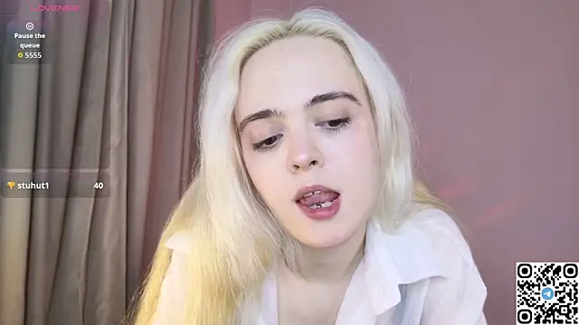 Bambi Bloom online show from April 25, 2026, 10:18 pm