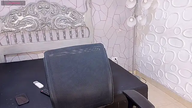 Genesisraydenx online show from May 29, 2026, 5:52 pm