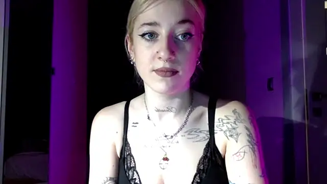 EmmyWet online show from April 10, 2026, 7:21 pm