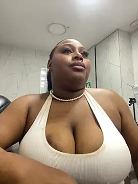 Snapshot of DestinyTornn chatting on June 25, 2026, 7:13 am DestinyTornn online show from June 25, 2026, 7:13 am