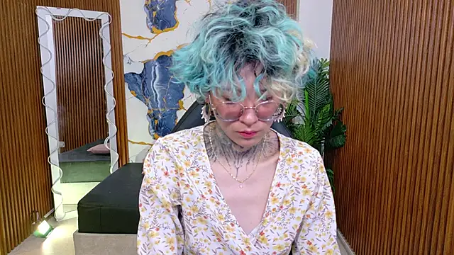Lyra tay online show from May 27, 2026, 8:05 pm