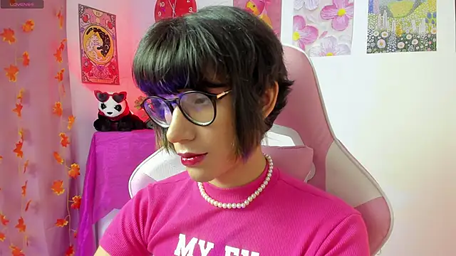 Madeline 21 online show from March 6, 2026, 5:02 am