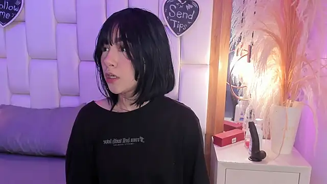 Snapshot of Bamby_buu chatting on April 8, 2026, 11:50 pm Bamby buu online show from April 8, 2026, 11:50 pm