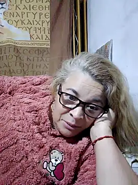 momismilf544 online show from May 17, 2026, 10:37 am