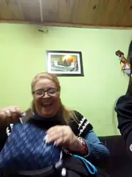 momismilf544 online show from June 26, 2026, 8:03 pm