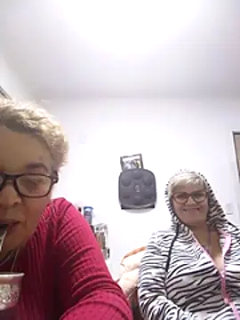 momismilf544 online show from June 12, 2026, 5:05 am